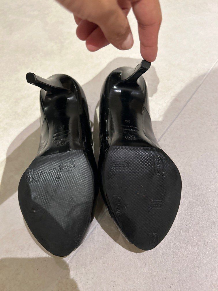 Alexander mcqueen hotsell black pumps