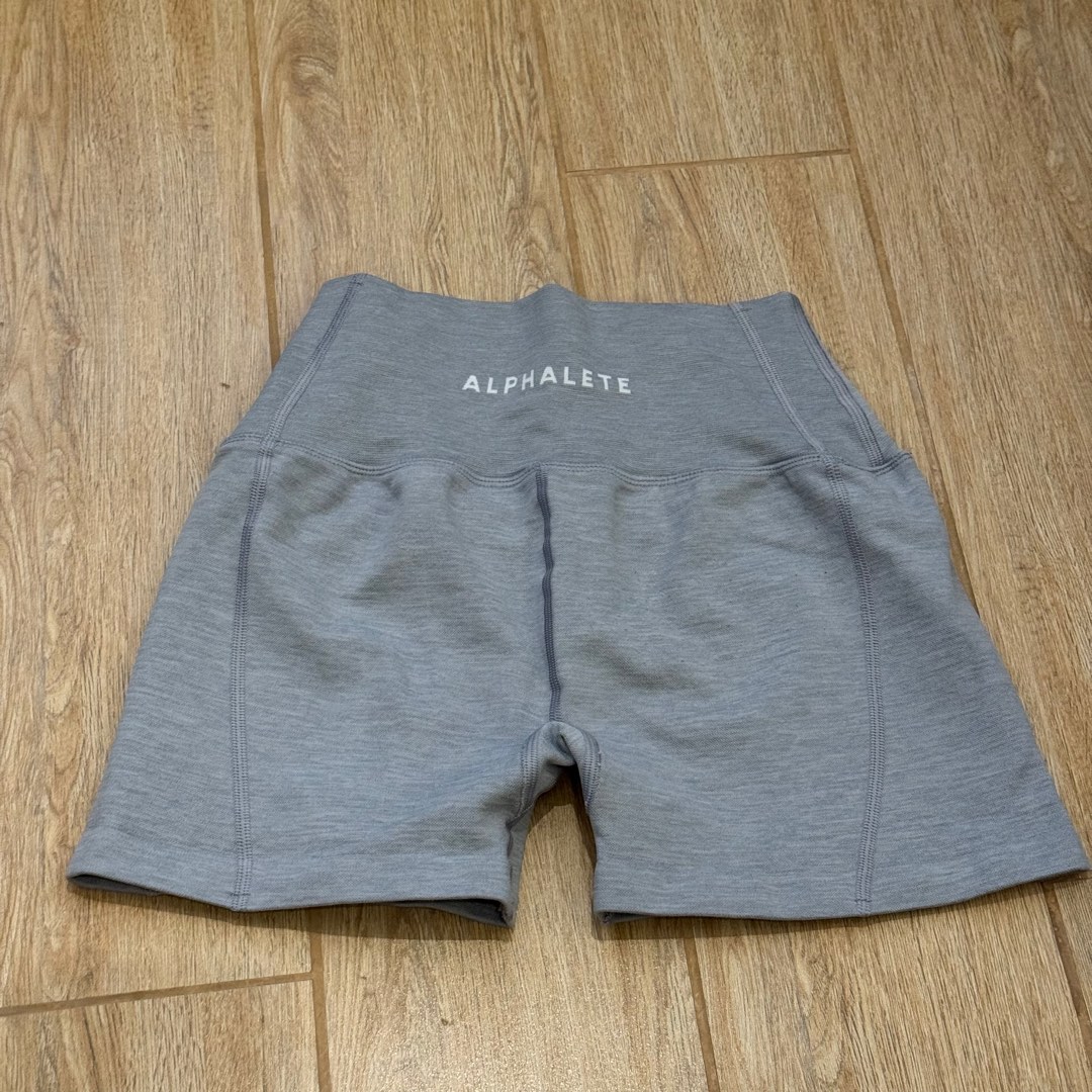 Alphalete gym wear . 100% new Short and top, 女裝, 運動服裝- Carousell