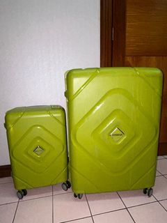 American Tourister Trigard Spinner