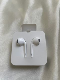 Apple Earphones Lightning Cable