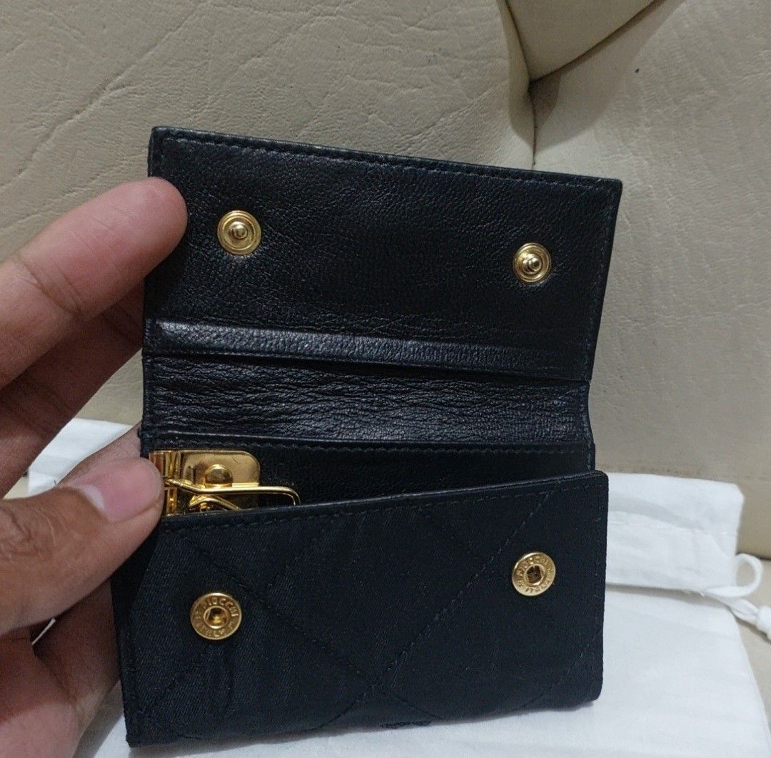 Authentic Prada key holder (Category: Luxury Bags & Wallets) located in Binangonan. Submitted by makoleksyon (Listing ID 1269859770, Image 3). Description: Rank A+ Brand new condition with dust bag included 💯% Authentic Money back Guarantee bought in Japan.