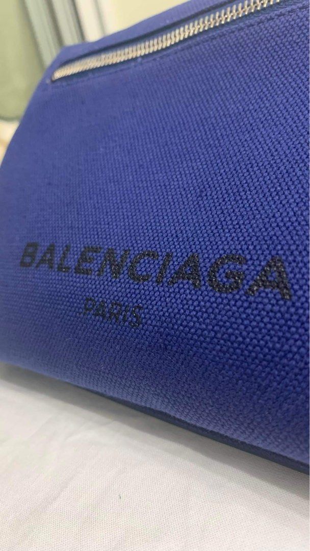 Balenciaga Bag (Category: Luxury Bags & Wallets) located in Makati City. Submitted by shannonbyln (Listing ID 1269779441, Image 2). Description: AUTHENTIC bought this in Japan.