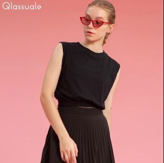 Black Sleeveless Crop Top