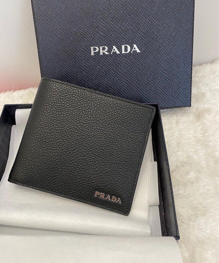 bnew prada bifold (Category: Luxury Bags & Wallets) located in Santa Ana. Submitted by astonandariana (Listing ID 1269798599, Image 1). Description: .