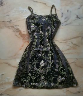Brandy Melville, Dresses, Brandy Melville Black Ditsy Floral Pattern Midi  Dress