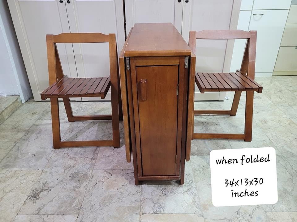 BUTTERFLY LEAF DINING TABLE WITH 4 CHAIRS *solid hard wood *in good ...