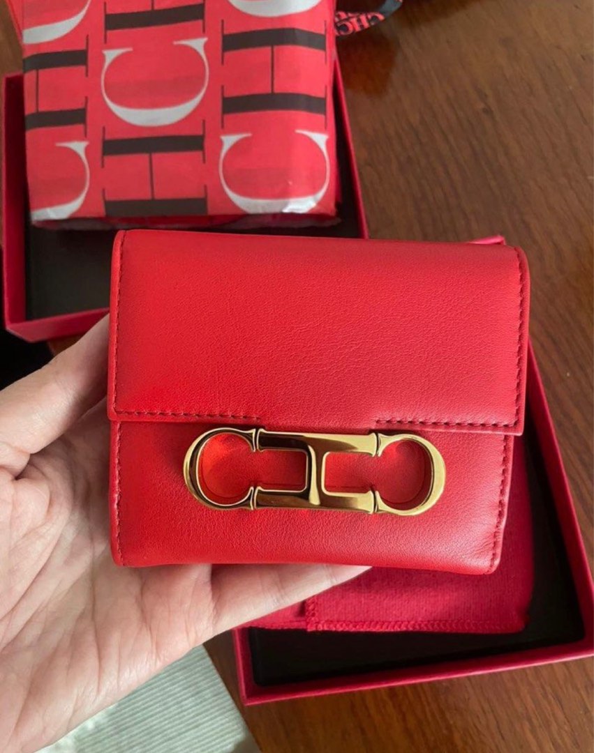 Carolina herrera red wallet clearance