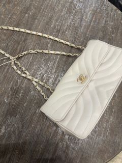 （分類：）位於 。 由 thesummeriturnedpretty 提交（商品編號 1269884201，圖片 1）。簡介： 。