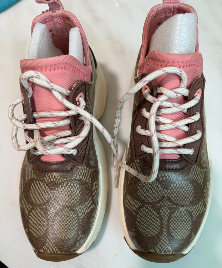 Coach sig shoe, Women's Fashion, Footwear, Sneakers on Carousell