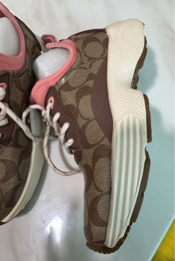 Coach sig shoe, Women's Fashion, Footwear, Sneakers on Carousell