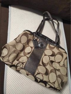 (Category: ) located in . Submitted by _vanitycorner (Listing ID 1269888667, Image 1). Description: .