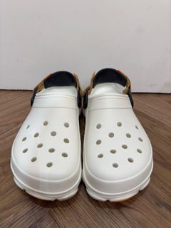 【Crocs 卡駱馳】Crocs Classic Glog 經典款 洞洞鞋 白色黑帶