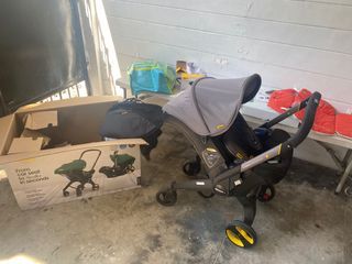 Doona Car Seat Stroller 2-1 | comes with accessories!