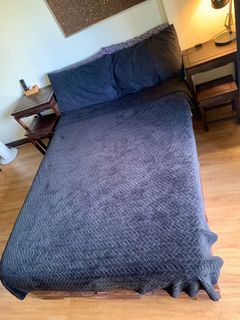 Double/Full Mattress with Wooden Pallet Ned Frame