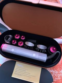 Dyson Airwrap complete with free travel bag