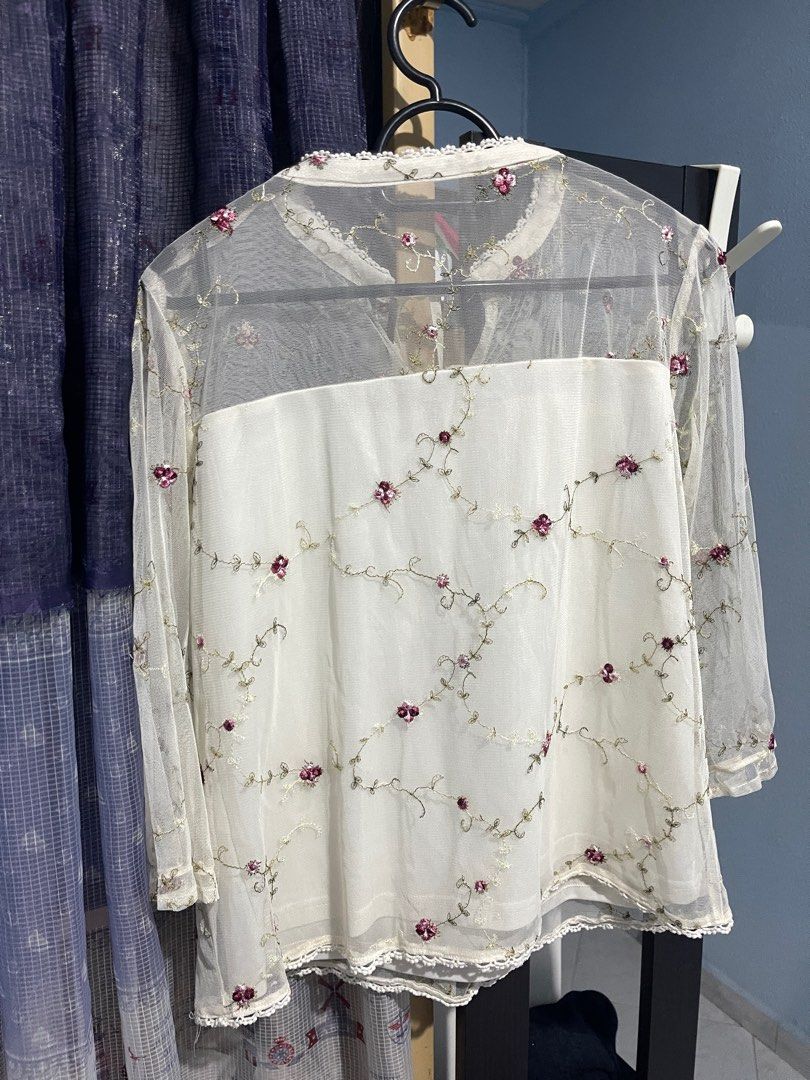 Mesh top 2025 with embroidered flowers