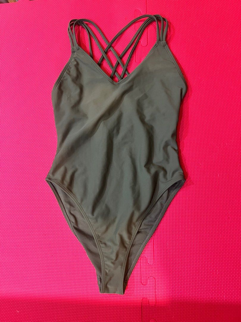 Forever 21 Green One-Piece Swimsuit (Category: Bikinis & Swimsuits) located in Muntinlupa City. Submitted by jaysellss (Listing ID 1269819092, Image 1). Description: .