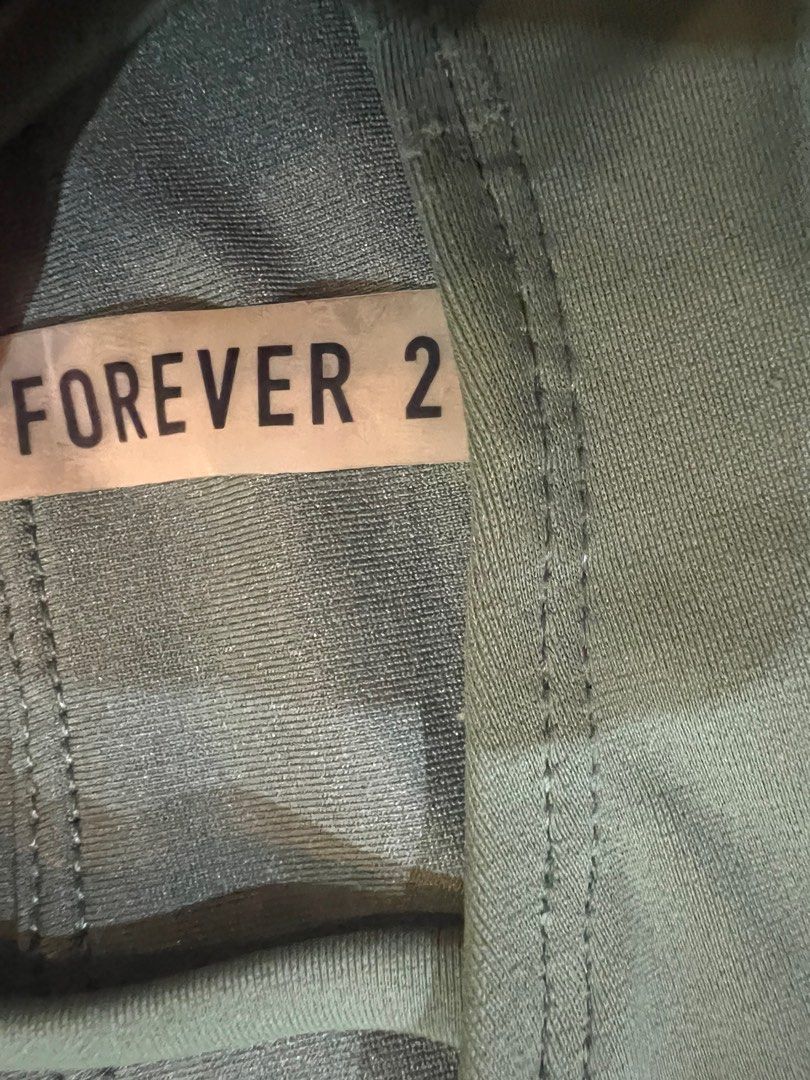 Forever 21 Green One-Piece Swimsuit (Category: Bikinis & Swimsuits) located in Muntinlupa City. Submitted by jaysellss (Listing ID 1269819092, Image 3). Description: .