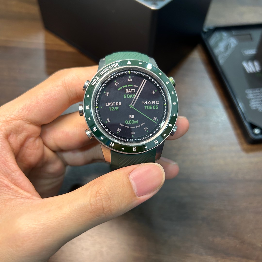 Garmin MARQ Golfer Golf Premium Smartwatch Mobile Phones