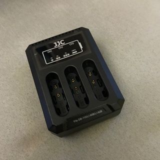 GR3相機電池充電座（無盒）