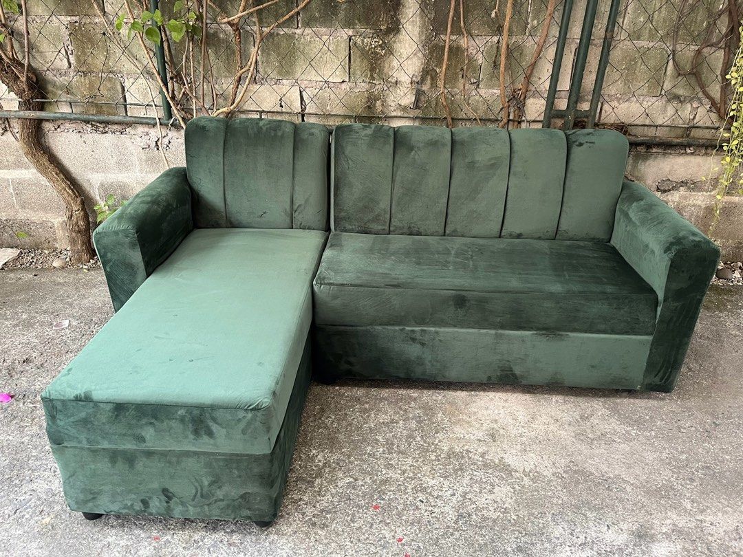 Green Velvet Lshape Sofa (Category: Sofas) located in Las Pinas. Submitted by abby_e_g (Listing ID 1269872510, Image 2). Description: Lshape on its own Velvet cover Uratex Foam Polycarbonate Legs L70xW26xH30x47L length end to end Scallop Backrest.