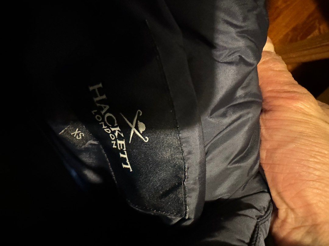 Hackett Jackey （分類：外套及戶外衣服）位於 Hong Kong。 由 jm422 提交（商品編號 1269847418，圖片 2）。簡介： Size: XS Lightly used 。