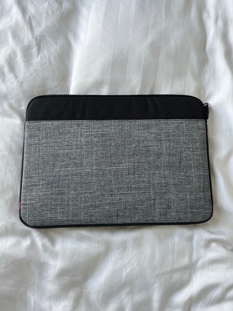 Herschel laptop sleeve top 13.3