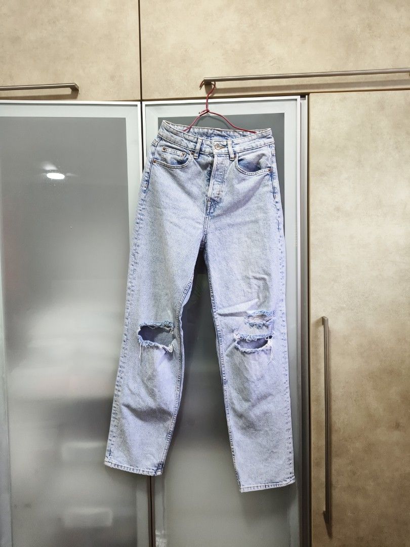 H&m high waisted ripped jeans sales
