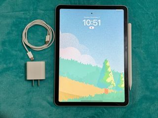 iPad Air 5th Gen 64GB Wifi + Apple Pencil 2nd Gen