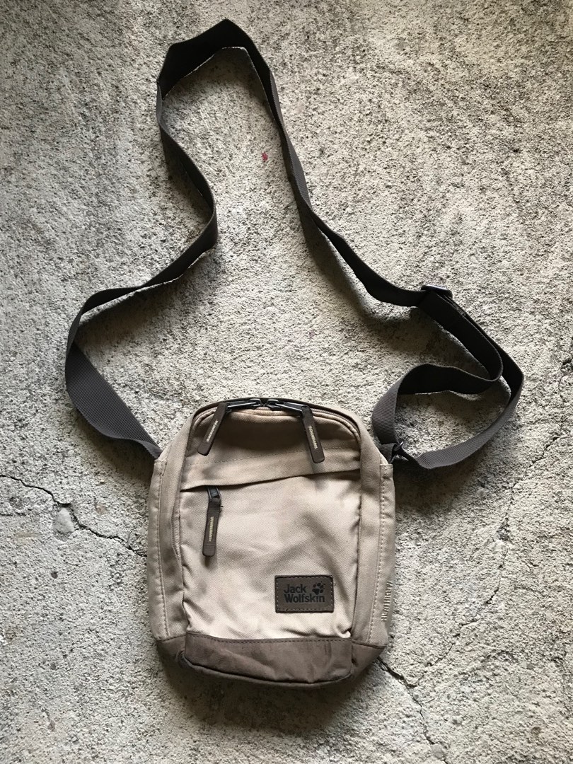 Jack Wolfskin Heathrow Shoulder Bag Men s Fashion Bags Sling Bags on Carousell