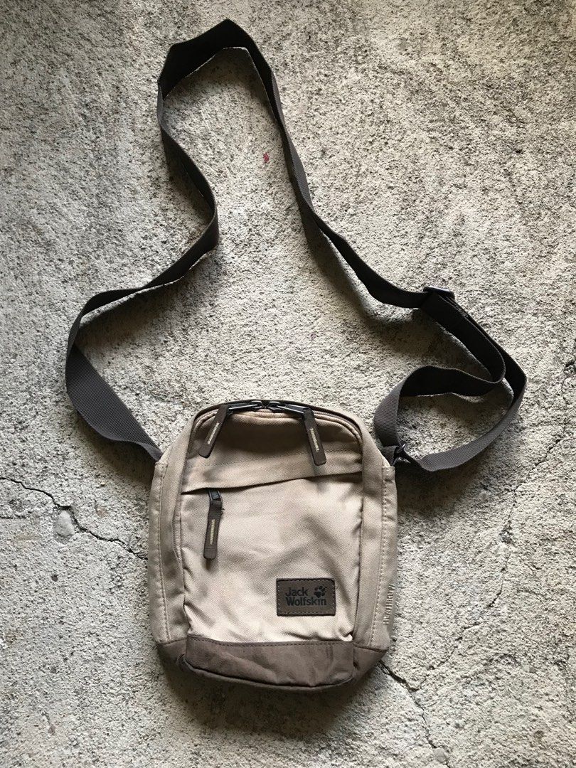 Jack Wolfskin Heathrow Shoulder Bag Men s Fashion Bags Sling Bags on Carousell