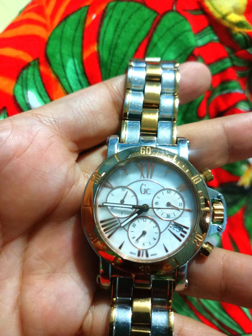 Jam tangan shop guess collection