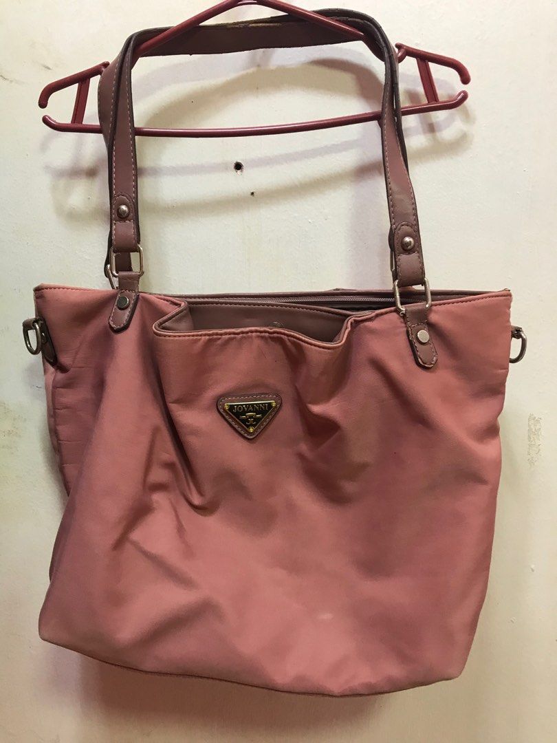 Jovanni Bag (Category: Shoulder Bags) located in Caloocan City. Submitted by decluttervette (Listing ID 1269754479, Image 1). Description: Strap issue but with extra strap for body sling pm me for more pics .