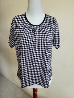 Kaos Motif Houndstooth