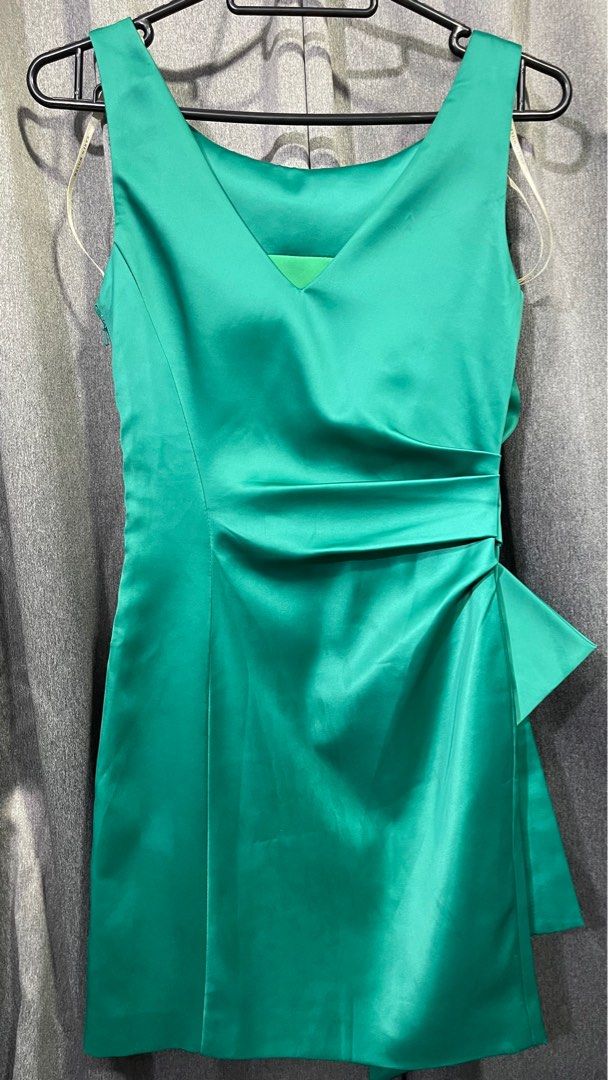 Karen Millen Emerald Satin Cocktail Dress UK8, Women's Fashion, Dresses &  Sets, Dresses on Carousell