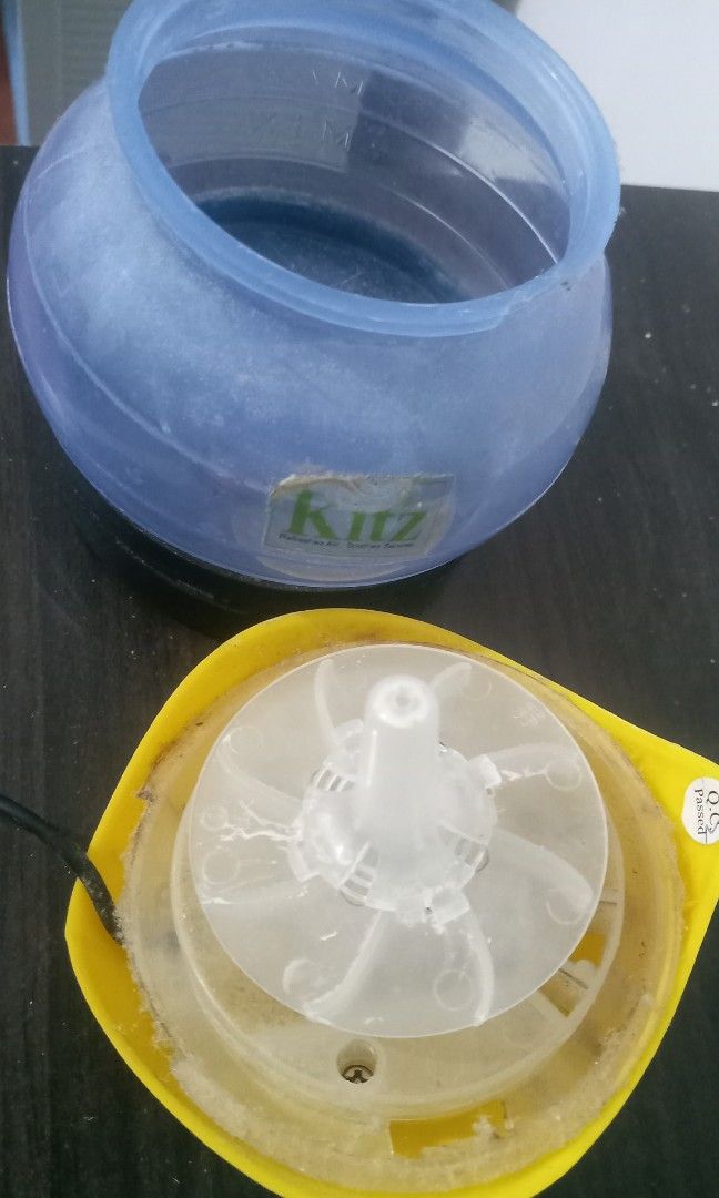 KITZ AIR REVITALIZOR AIR PURIFIER YELLOW LEAF, Furniture & Home Living