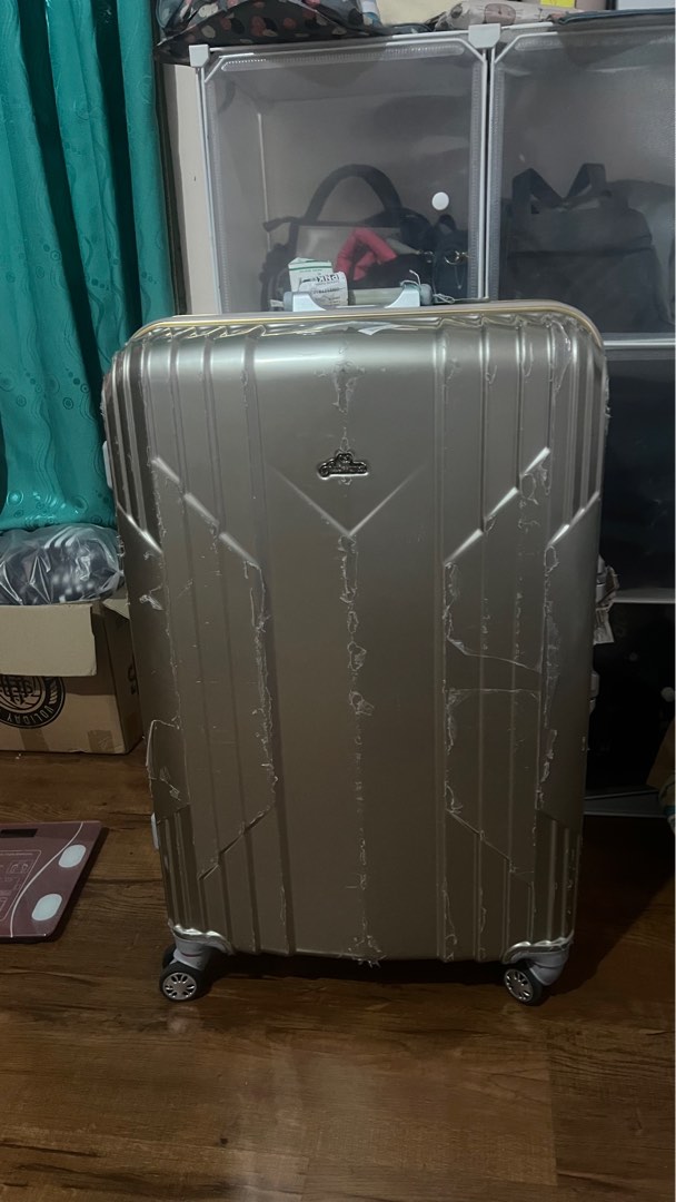 Koper 28 inch, Barang Yang Dicari di Carousell
