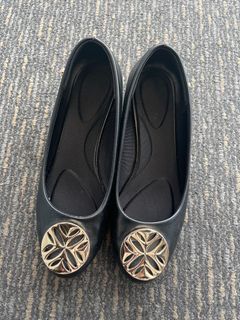Ladies shoes, black shoes, office shoes