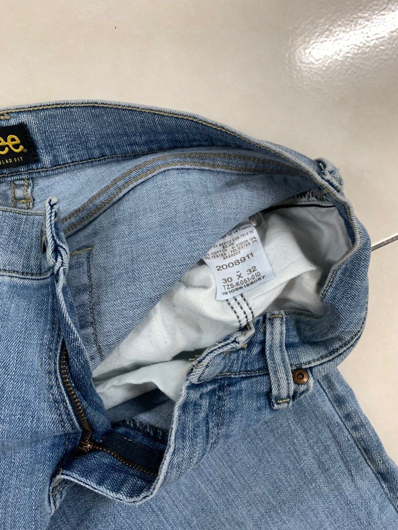Lee regular fit jeans Men s Fashion Bottoms Jeans on Carousell
