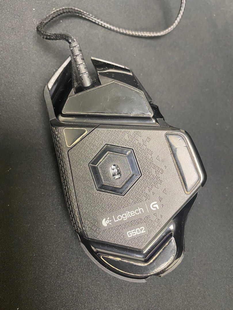 Logitech G502 （分類：電腦滑鼠及相關產品）位於 Hong Kong。 由 ccching1120 提交（商品編號 1269717813，圖片 2）。簡介： 新舊如圖！。