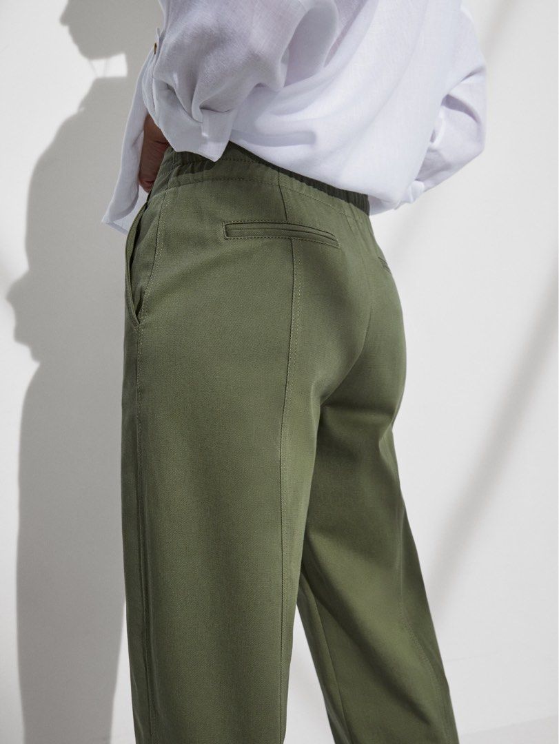 Straight fit trousers with stretch waist