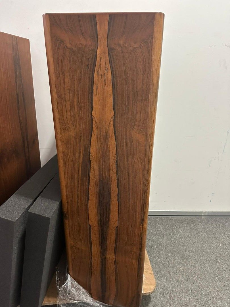 Mcintosh XR290 speaker system, Audio, Soundbars, Speakers & Amplifiers