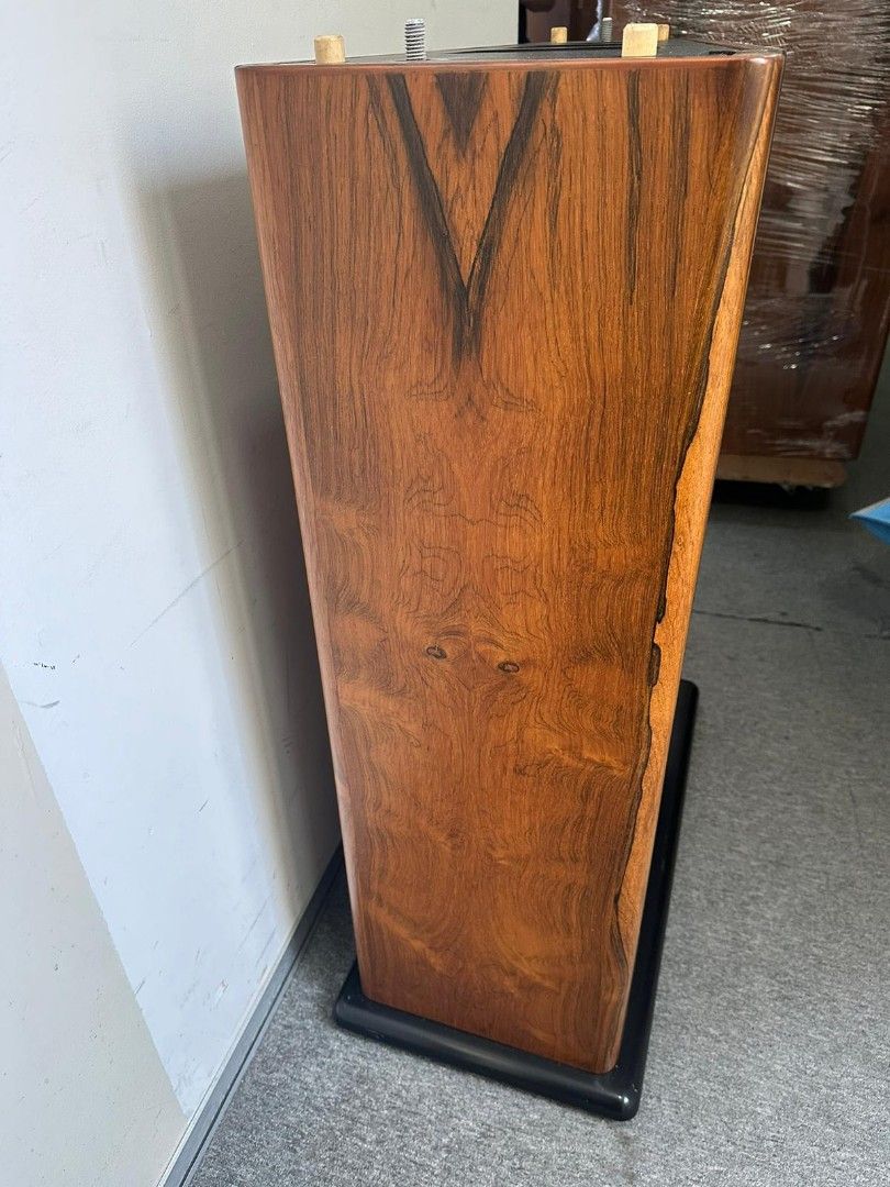 Mcintosh XR290 speaker system, Audio, Soundbars, Speakers & Amplifiers