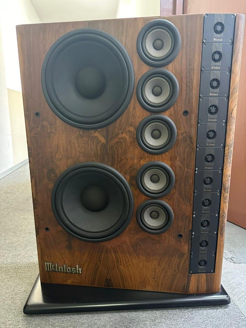 Mcintosh XR290 speaker system, Audio, Soundbars, Speakers & Amplifiers