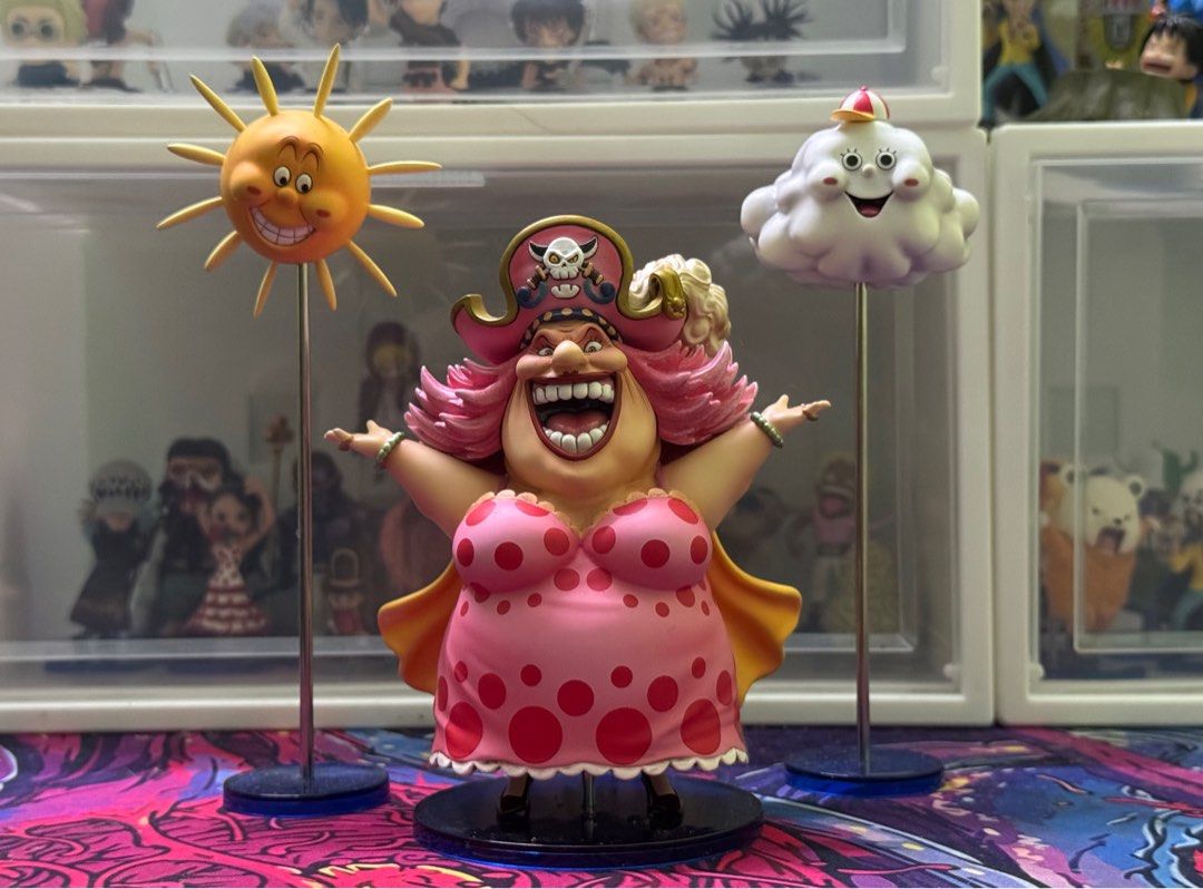 Mega WCF Big Mom by League Studio Including Zeus & Prometheus One