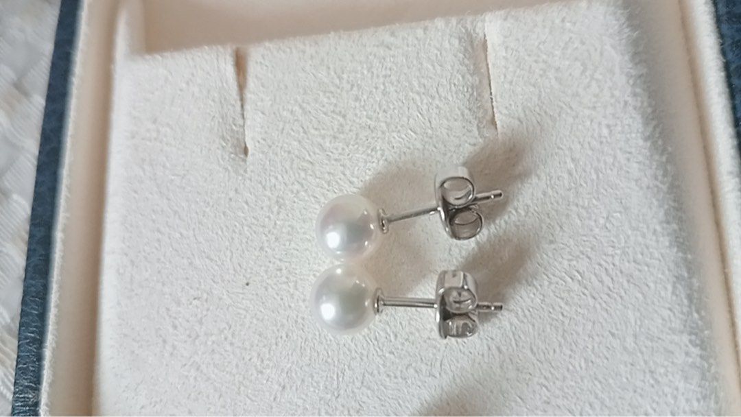 翌日発送18Wg Akoya pearl earrings with BDiamond アクセサリー