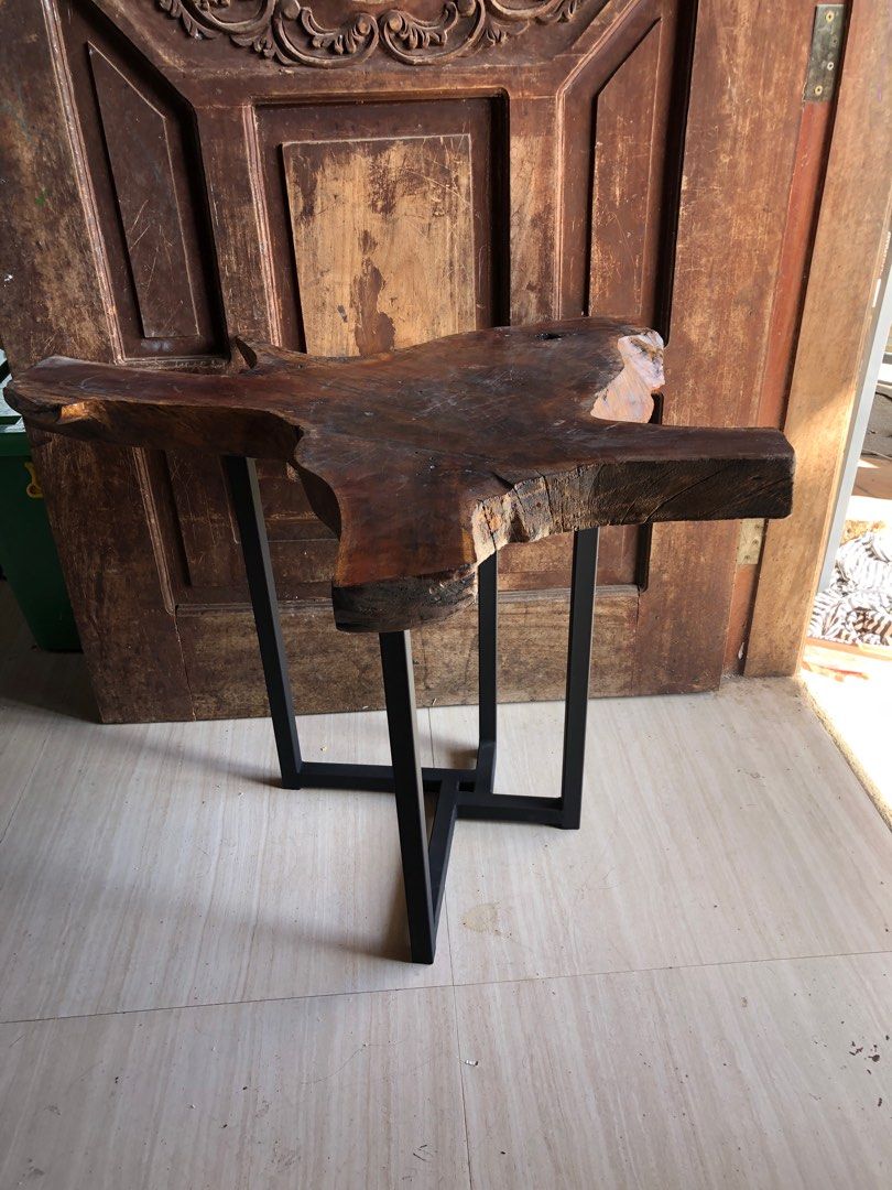 Narra coffee table (Category: Other Home Furniture) located in Pasig City. Submitted by casambhomedecors (Listing ID 1269718566, Image 2). Description: .