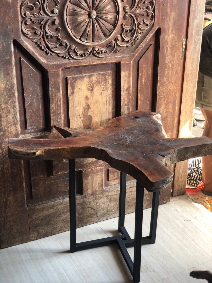 Narra coffee table (Category: Other Home Furniture) located in Pasig City. Submitted by casambhomedecors (Listing ID 1269718566, Image 1). Description: .
