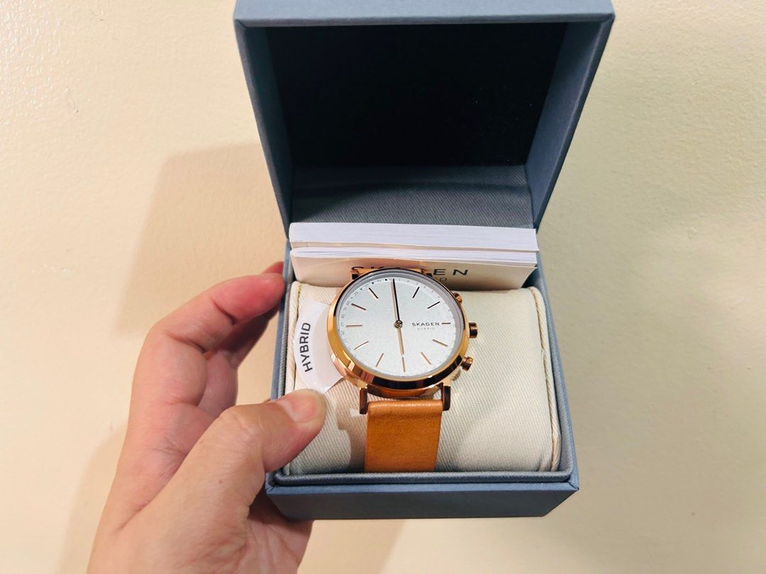 SALE Brand New Skagen Hald Connected Hybrid Smartwatch SKT1204
