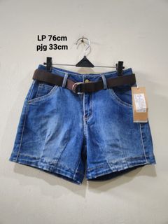 New with tag! High waist with belt denim short pants